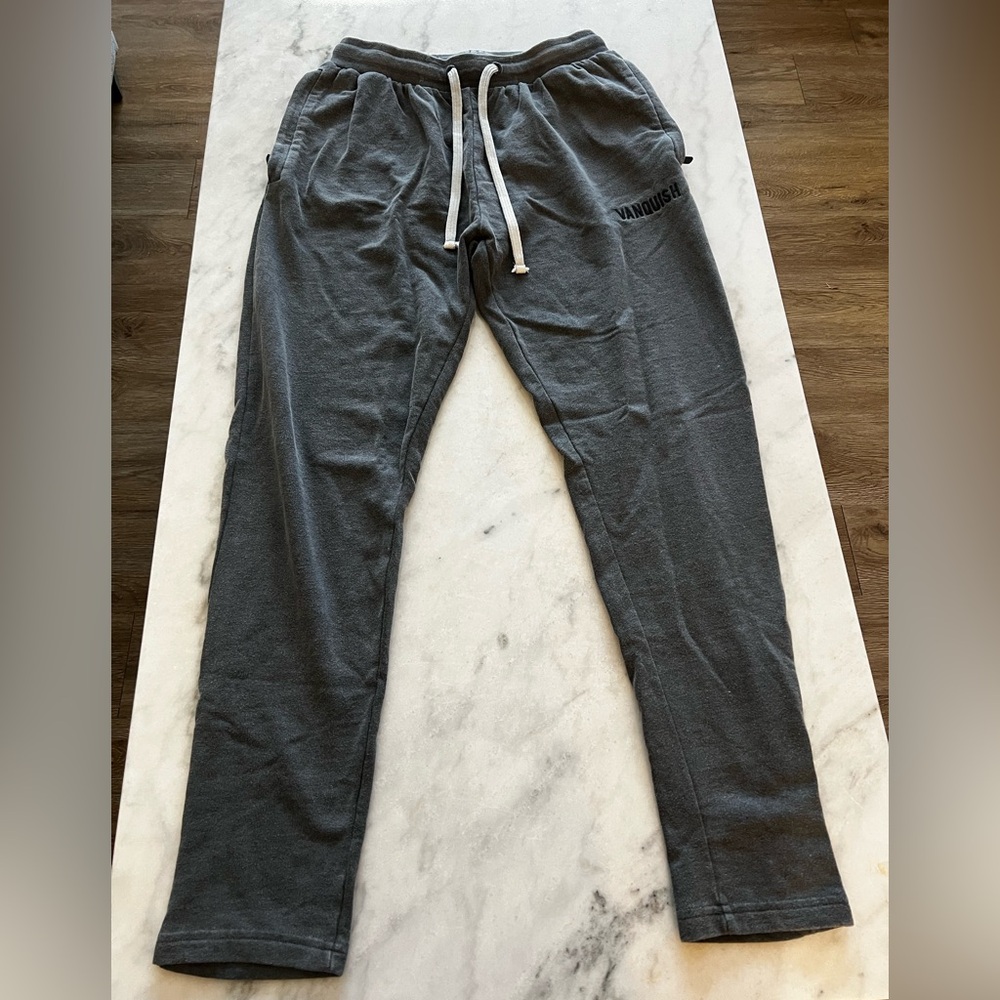 Men’s Vanquish Fitness Sweats Size Large